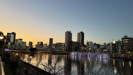 黄昏時の水辺は・・